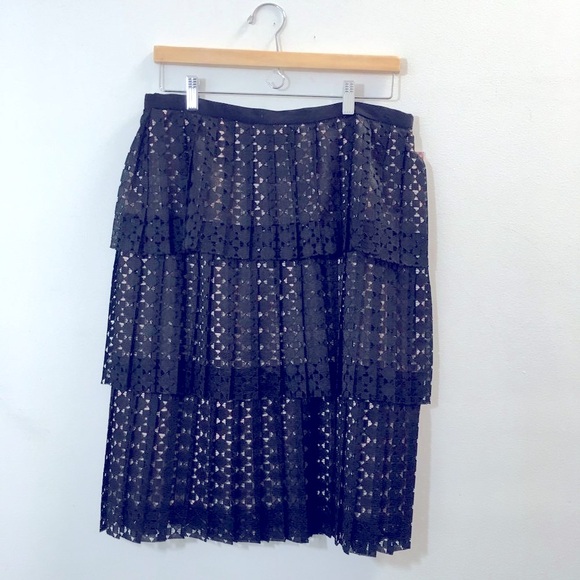 Worth black eyelet tiered skirt with tan underlay size 8 - Picture 1 of 4